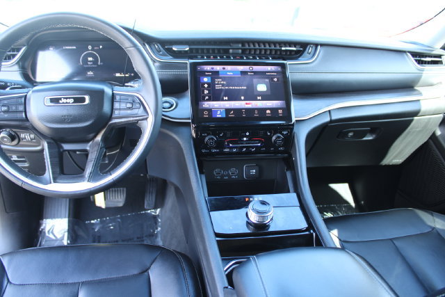Used 2023 Jeep Grand Cherokee L Limited RWD image 13