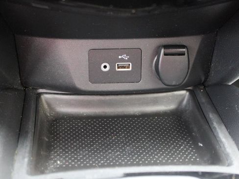 Used 2018 Nissan Rogue S image 25