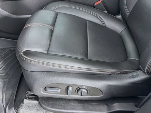 Used 2023 Chevrolet Traverse RS AWD/4WD image 24