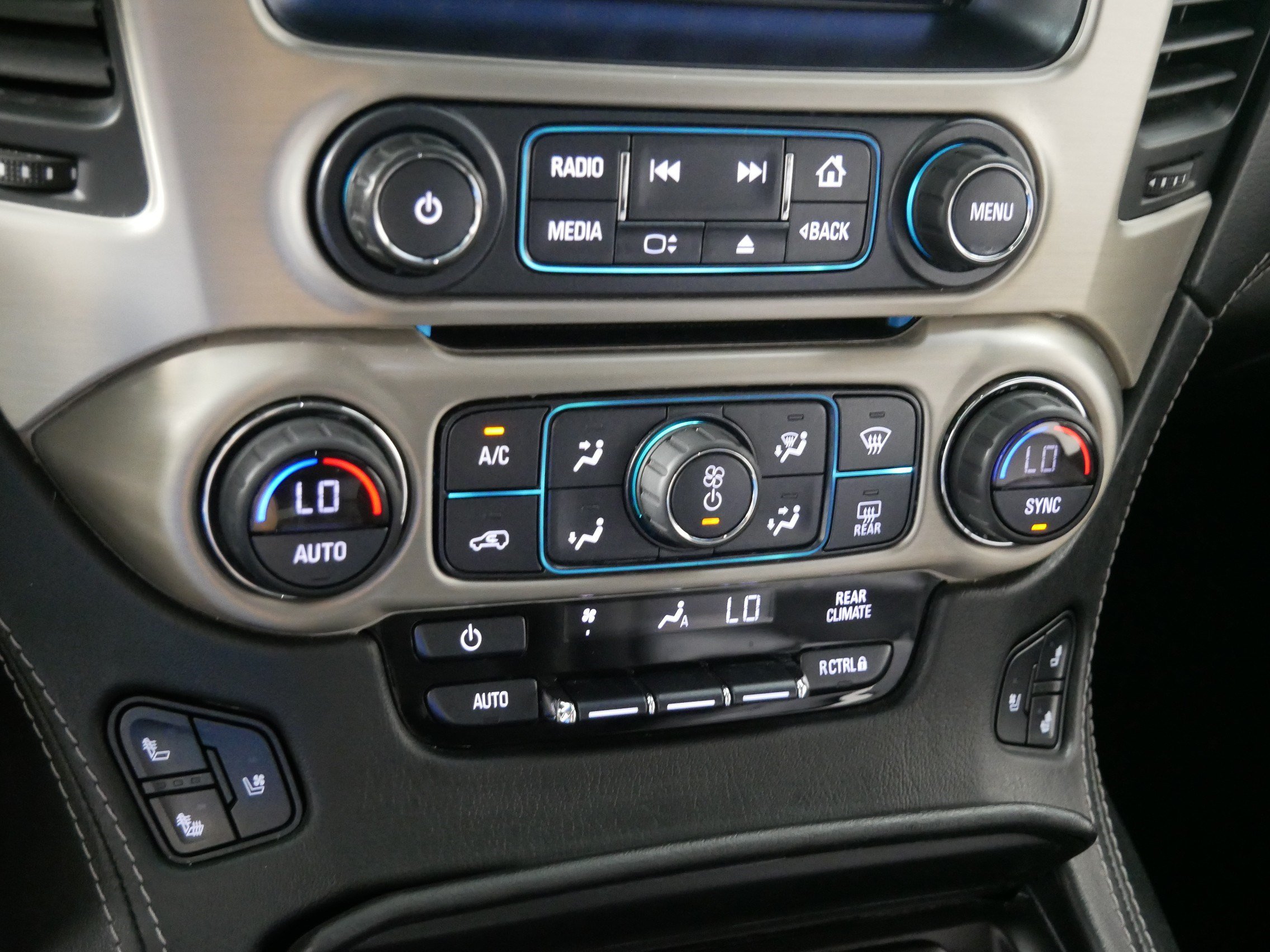 Used 2018 GMC Yukon Denali w/ Denali Ultimate Package AWD/4WD image 23