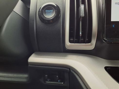 Used 2025 Ford Expedition Active image 17