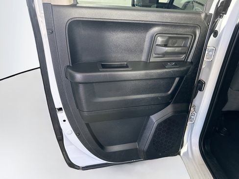 Used 2018 RAM 1500 Express image 24