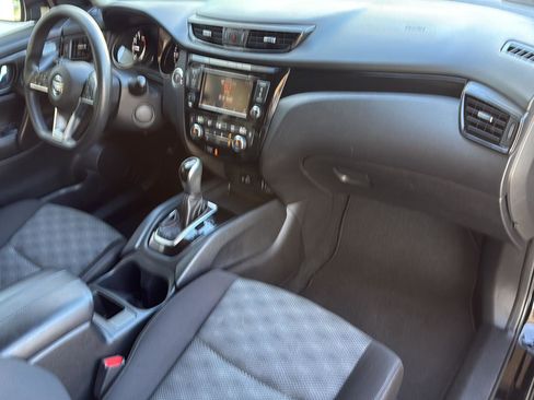 Used 2019 Nissan Rogue Sport SV AWD/4WD image 33