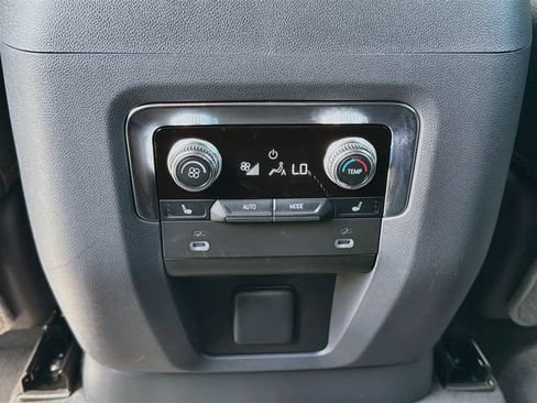 Used 2022 GMC Yukon Denali AWD/4WD image 21