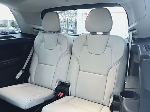 New 2026 Volvo XC90 B6 Ultra w/ Lounge Package image 25