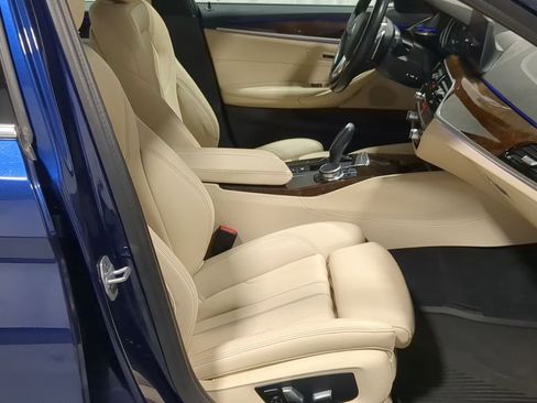 Used 2019 BMW 530e xDrive w/ Luxury Package image 28