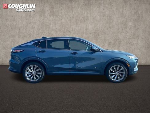 New 2025 Buick Envista Avenir image 3
