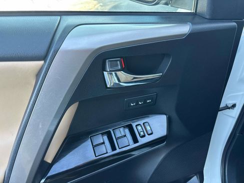 Used 2018 Toyota RAV4 Limited image 16