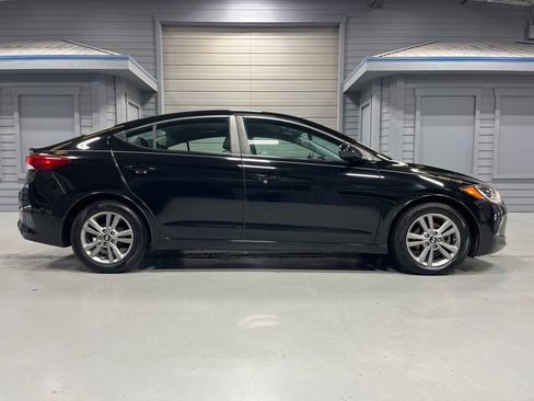 Used 2017 Hyundai Elantra SE FWD image 8