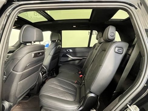 Certified 2025 BMW X7 xDrive40i w/ Executive Package AWD/4WD image 21