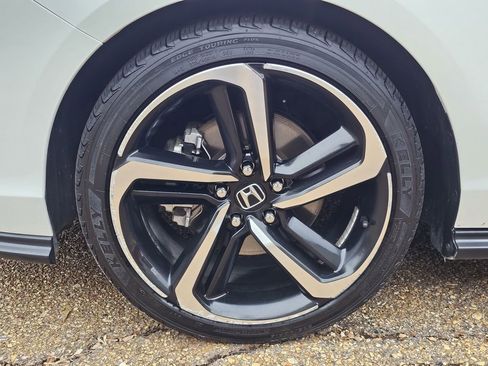 Used 2024 Honda Accord Sport image 29