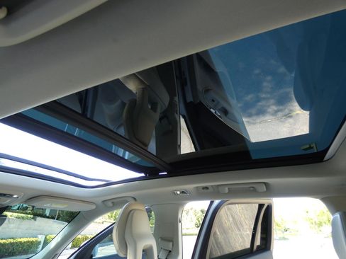 Used 2020 Volvo XC90 T6 Momentum image 57