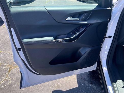 Used 2026 Chevrolet Equinox LT FWD image 26