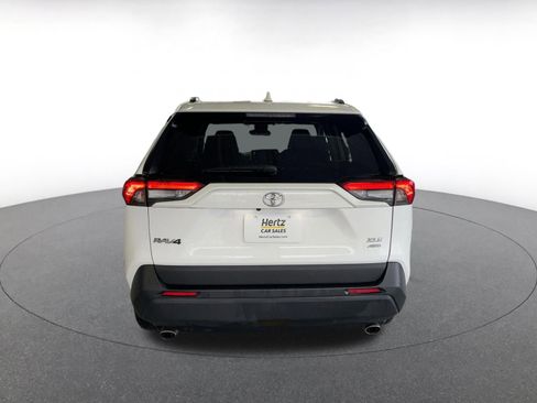 Used 2025 Toyota RAV4 XLE image 12