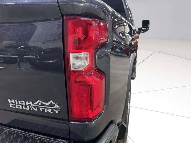 Used 2020 Chevrolet Silverado 2500 High Country w/ Technology Package AWD/4WD image 13