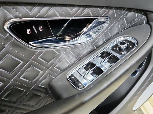 Used 2022 Bentley Continental GT image 22