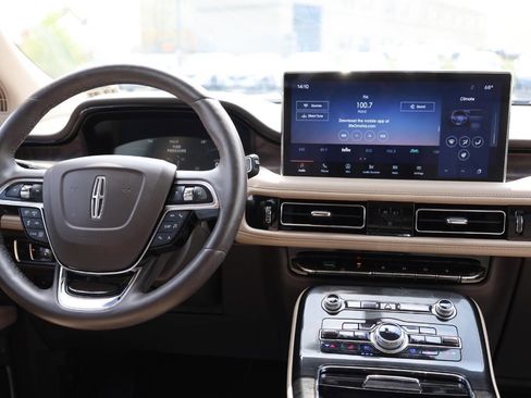 Used 2022 Lincoln Nautilus Reserve w/ Equipment Group 201A image 24