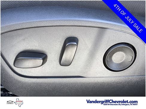 Certified 2025 Chevrolet Traverse LT w/ Midnight/Sport Edition FWD image 23