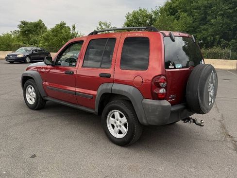 Used 2007 Jeep Liberty Sport AWD/4WD image 5