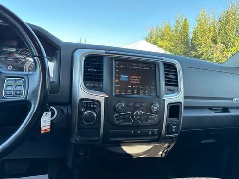 Used 2017 RAM 1500 Big Horn RWD image 19