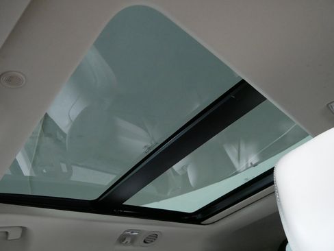 Used 2020 Ford Explorer Platinum image 31