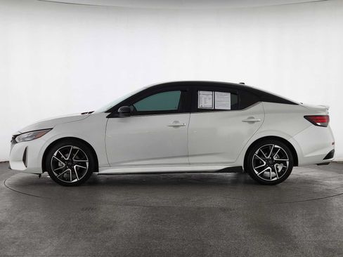 Used 2024 Nissan Sentra SR FWD image 11