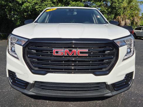 Certified 2024 GMC Terrain SLE w/ Driver Convenience Package FWD image 8