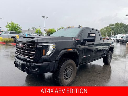 Used 2025 GMC Sierra 2500 AT4X w/ AT4X AEV Edition image 3