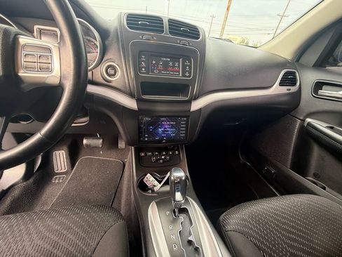 Used 2018 Dodge Journey SE w/ Popular Equipment Group FWD image 15