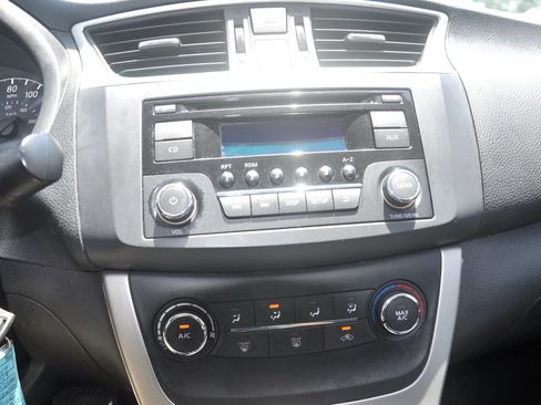 Used 2015 Nissan Sentra SV FWD image 24