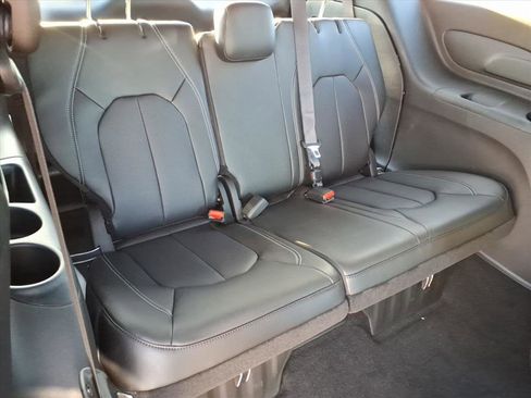 New 2026 Chrysler Voyager LX image 9