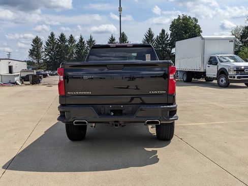 Used 2021 Chevrolet Silverado 1500 Custom Trail Boss AWD/4WD image 4