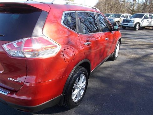 Used 2016 Nissan Rogue SV AWD/4WD image 14
