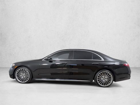Used 2024 Mercedes-Benz S 580 4MATIC Sedan image 2