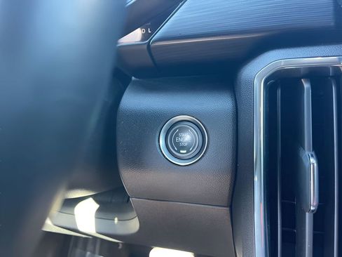 Used 2025 GMC Acadia Elevation FWD image 18