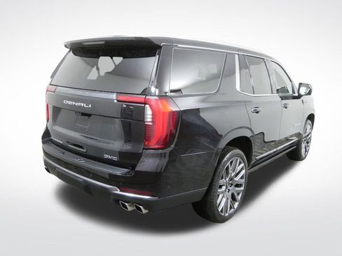 Used 2025 GMC Yukon Denali Ultimate AWD/4WD image 4