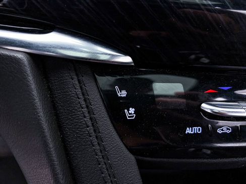 Used 2023 Cadillac XT6 Premium Luxury image 28