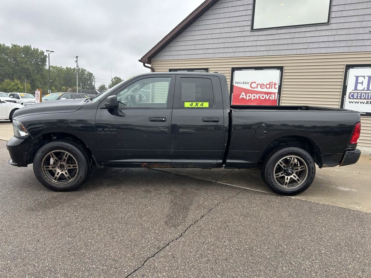 Used 2018 RAM 1500 Express w/ Express Value Package AWD/4WD image 8