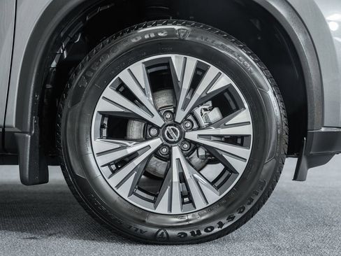 Used 2021 Nissan Rogue SV w/ Premium Package image 21