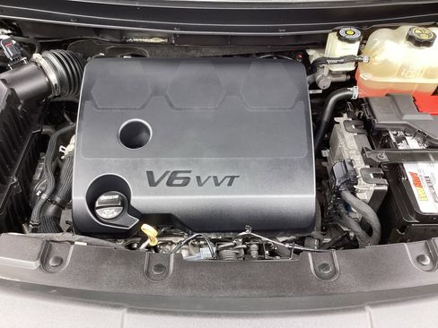 Used 2020 Chevrolet Traverse LS image 32