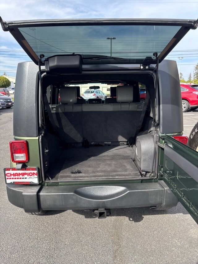 Used 2007 Jeep Wrangler Unlimited Sahara AWD/4WD image 14