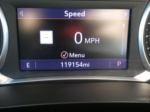 Used 2021 Chevrolet Traverse RS image 37