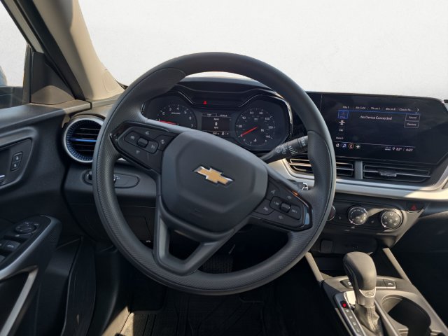 New 2026 Chevrolet Trax LS w/ LS Convenience Package FWD image 12
