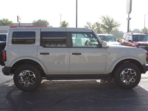 New 2026 Ford Bronco Outer Banks AWD/4WD image 6