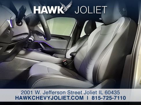 Used 2025 Volkswagen Tiguan SE R-Line AWD/4WD image 12