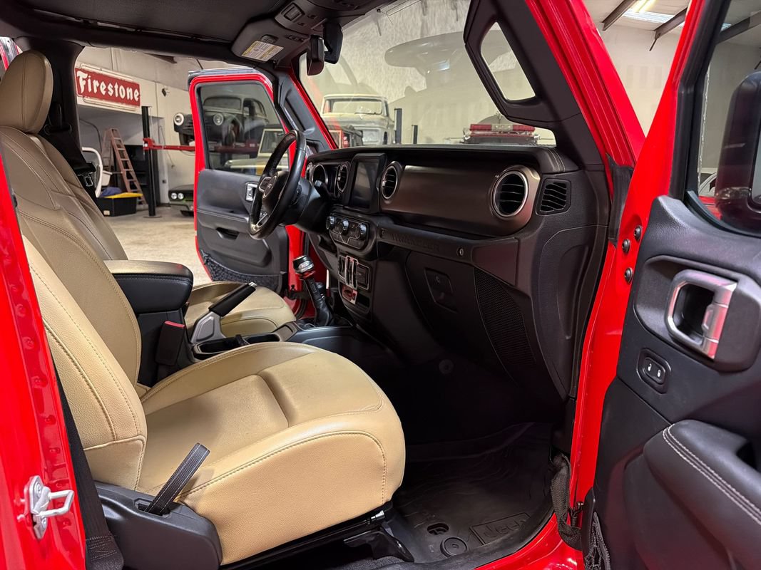 Used 2018 Jeep Wrangler Unlimited Rubicon AWD/4WD image 36