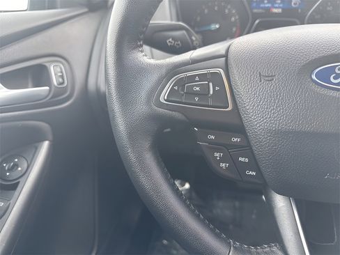 Used 2016 Ford Focus SE w/ Equipment Group 201A image 25