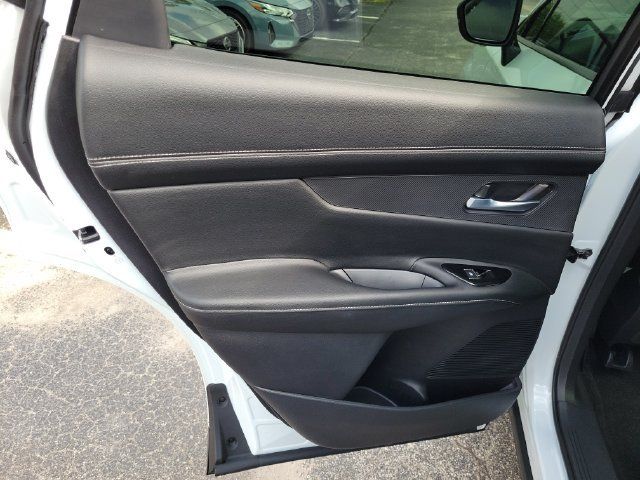 Used 2025 Nissan Murano SL AWD/4WD image 15