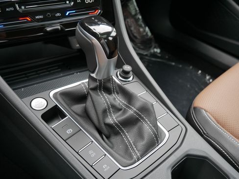 New 2025 Volkswagen Jetta SEL image 9