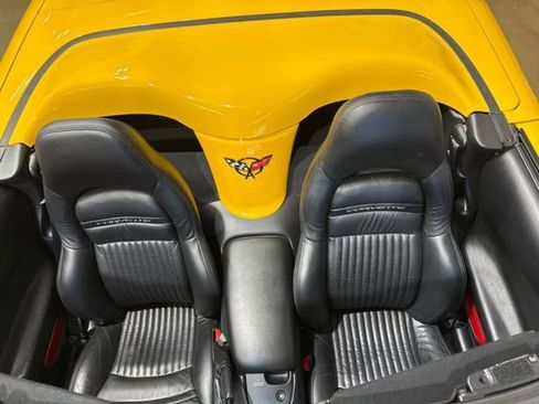 Used 2004 Chevrolet Corvette Convertible w/ Preferred Equipment Group RWD image 71